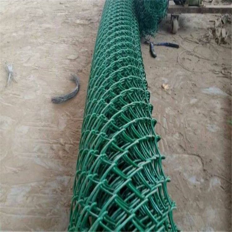 體育運動與娛樂設(shè)施的材質(zhì)與選擇 從乒乓球場地圍網(wǎng)到兒童組合滑梯